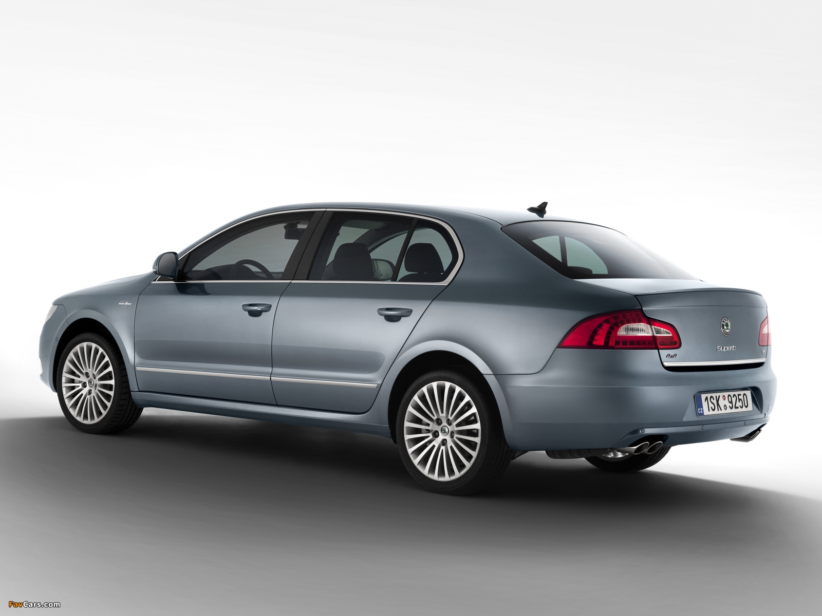 Škoda Superb Laurin & Klement 2011–13 pictures (1600 x 1200)