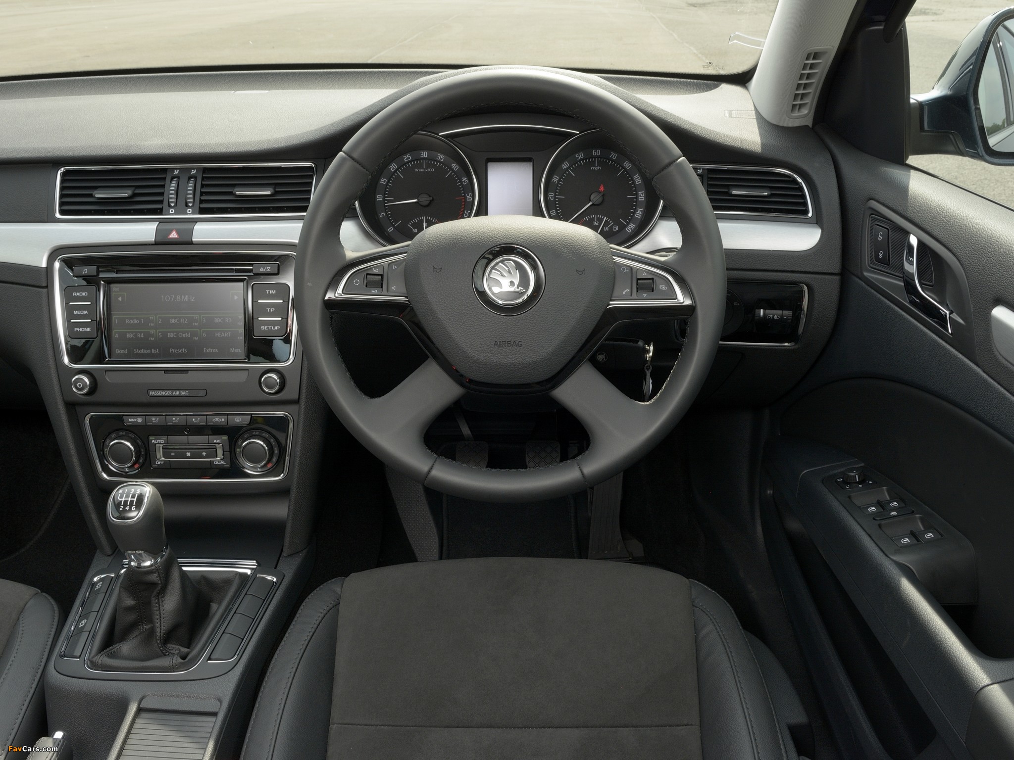 Škoda Superb GreenLine UK-spec 2013 images (2048 x 1536)