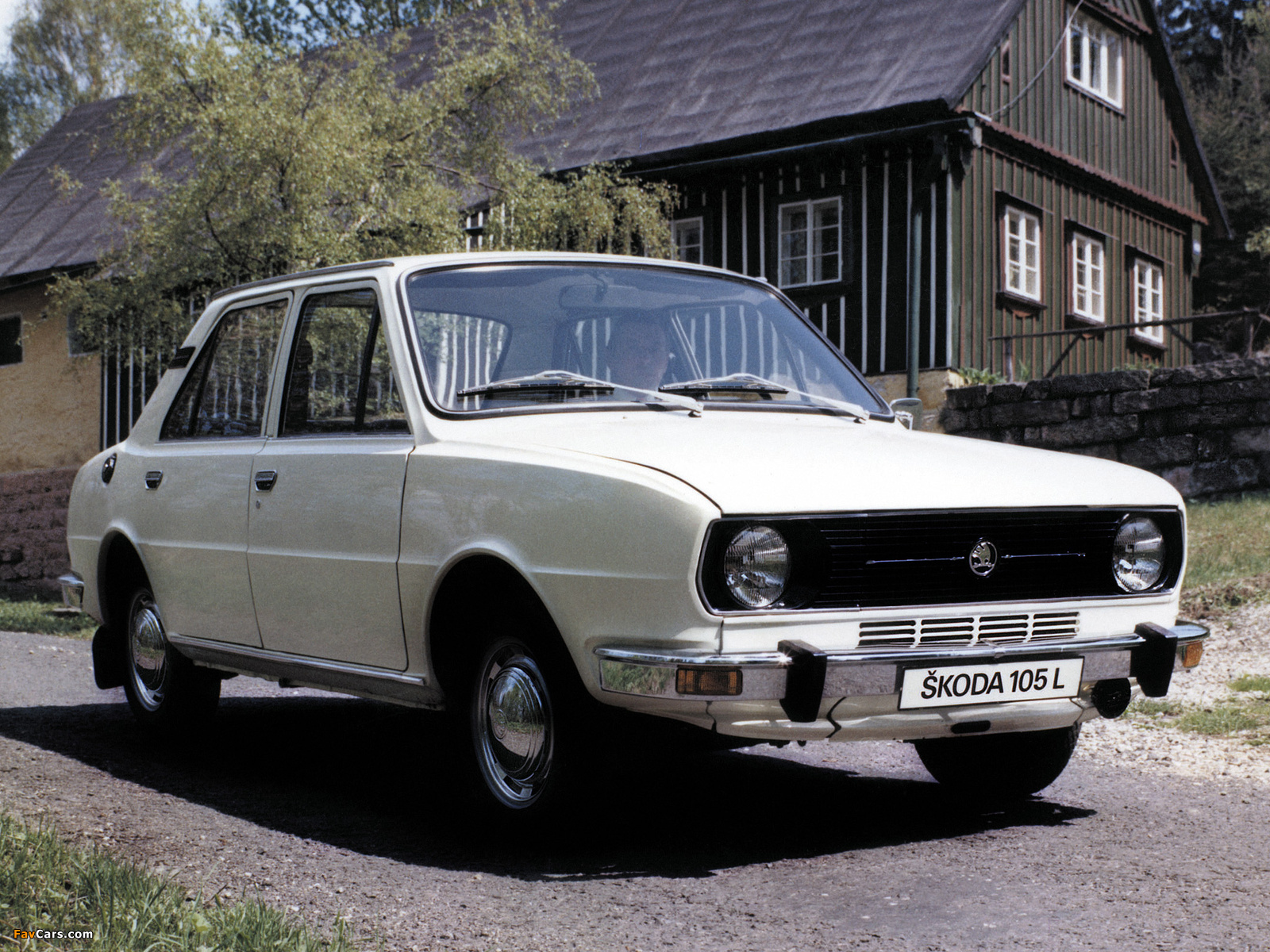 Photos of Škoda 105 (Type 742) 1976–83 (1600 x 1200)