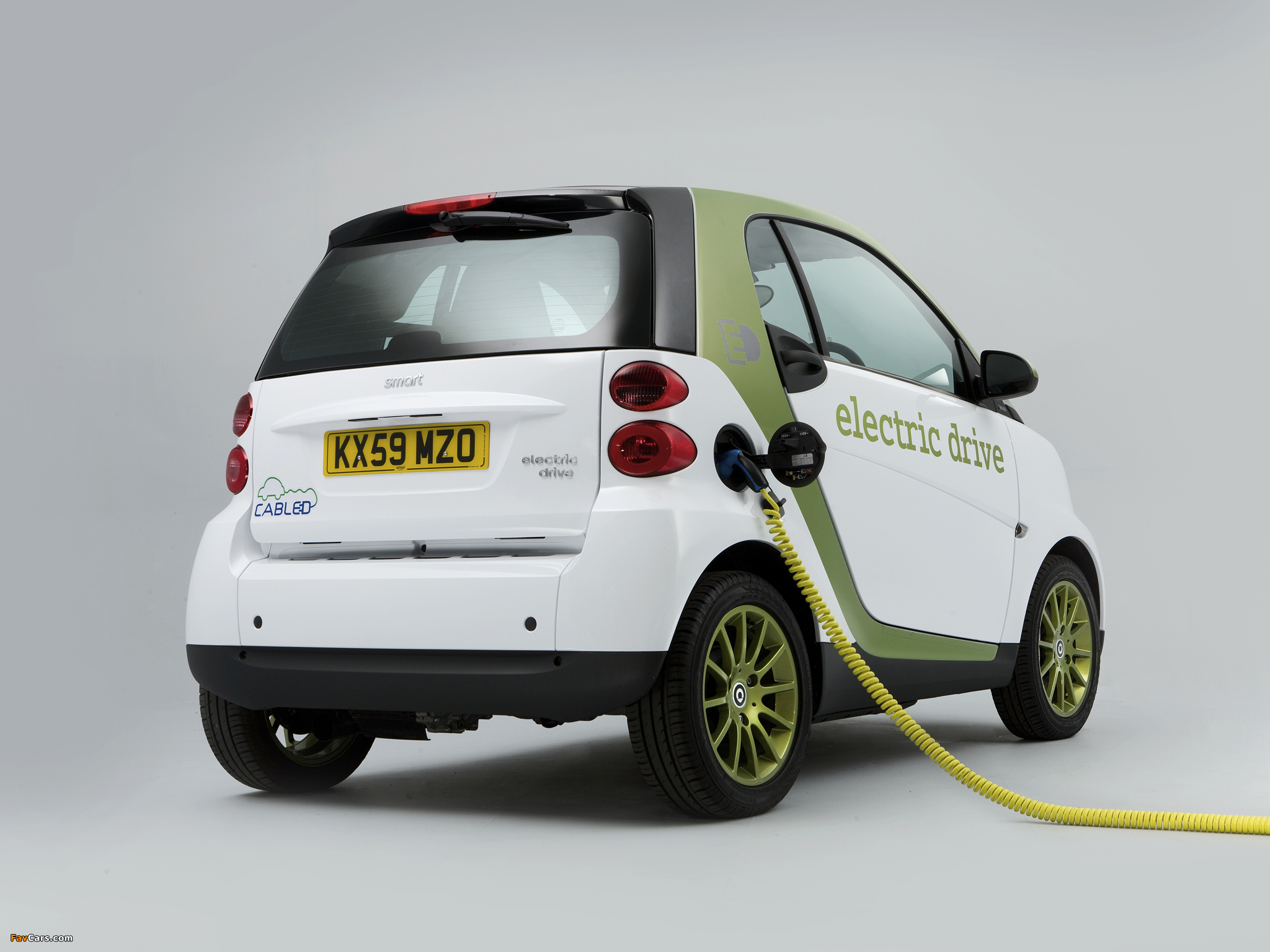 Images of Smart ForTwo Electric Drive UK-spec 2009–11 (2048 x 1536)