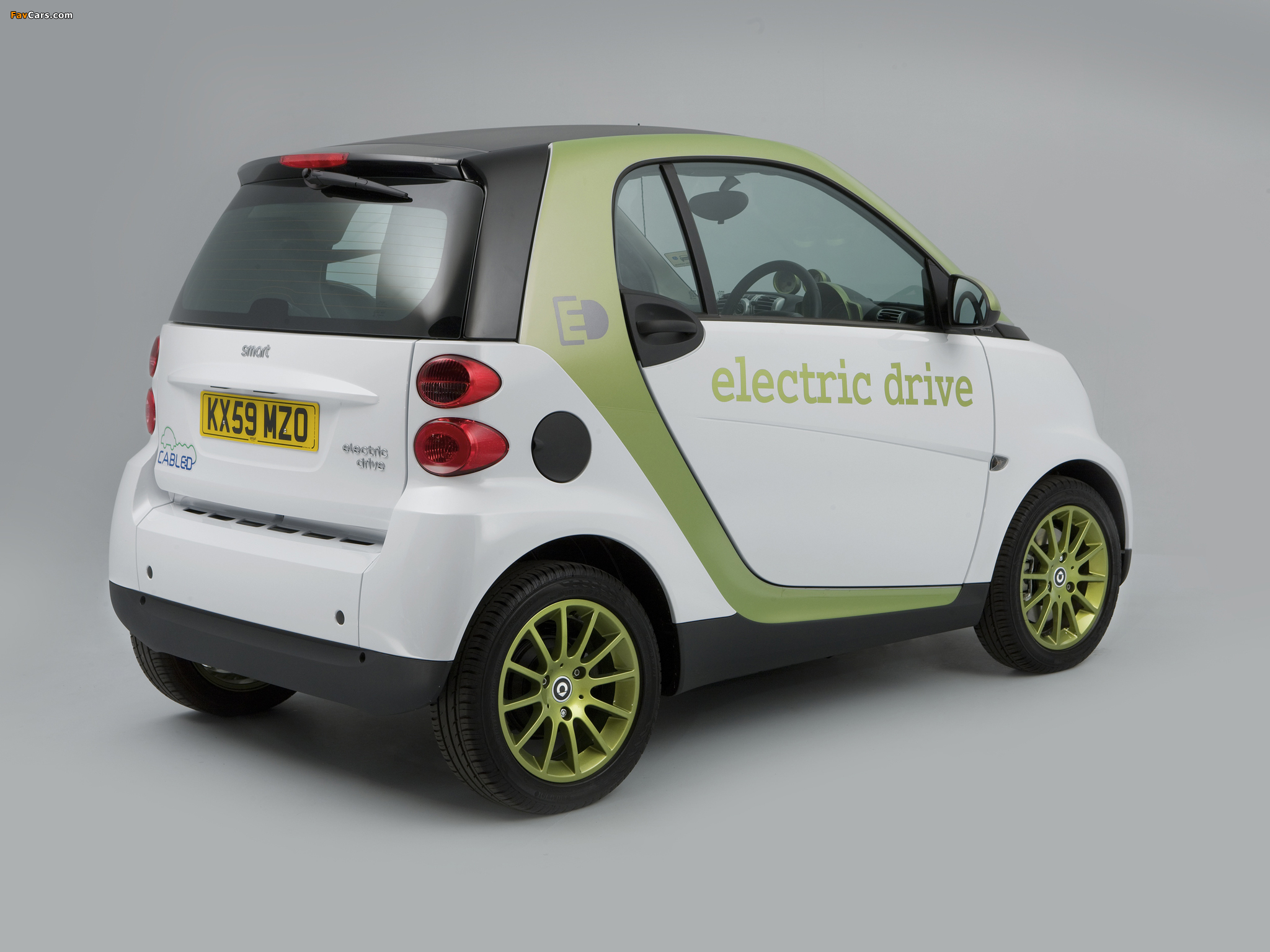Smart ForTwo Electric Drive UK-spec 2009–11 pictures (2048 x 1536)