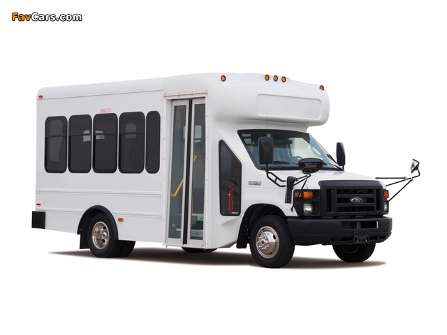StarTrans MFSAB based on Ford E-350 2009 pictures (640 x 480)
