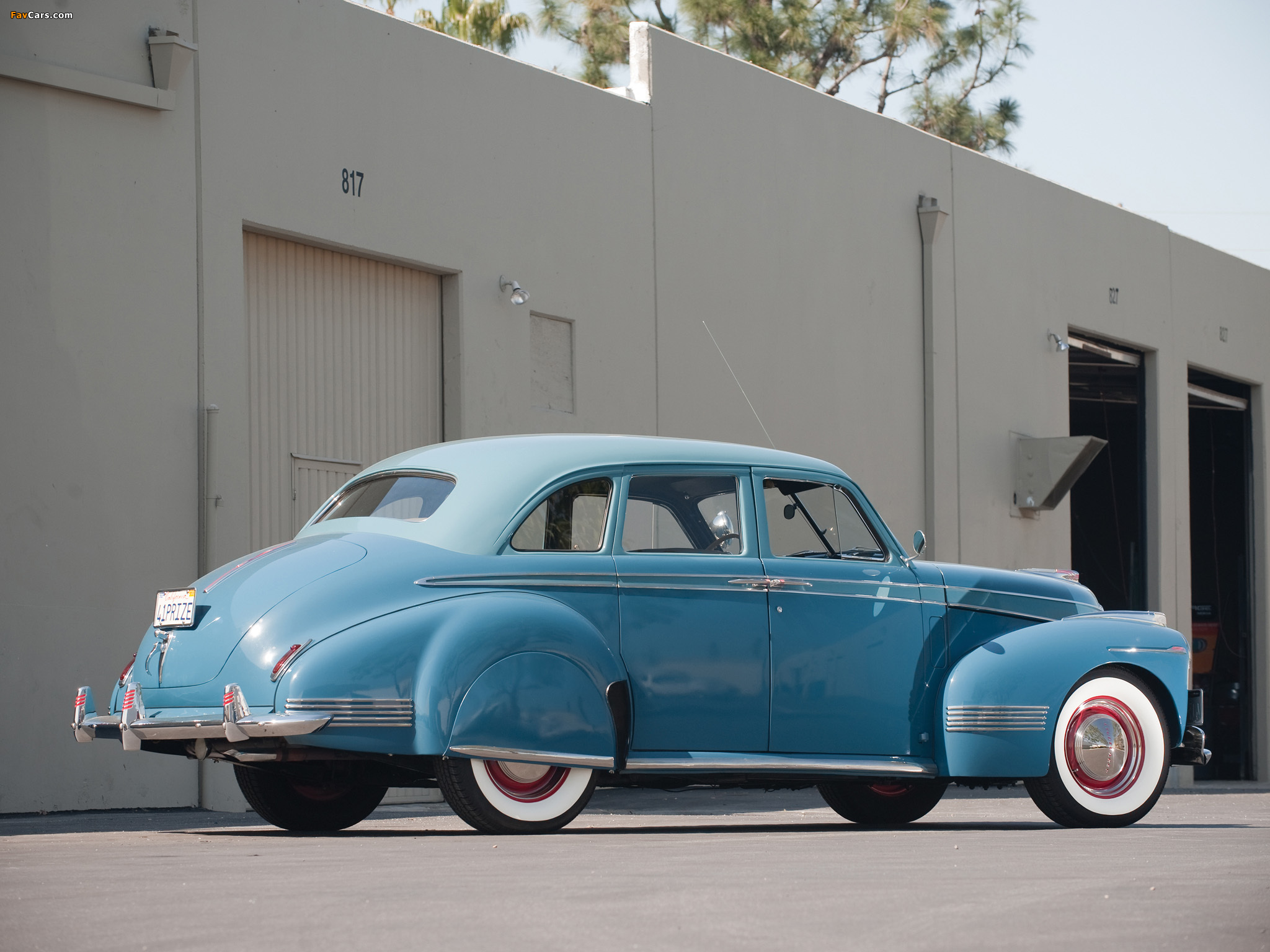 Photos of Studebaker Commander Cruising Sedan 1941 (2048 x 1536)