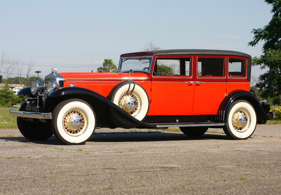 Photos of Stutz DV32 Sedan by LeBaron 1933