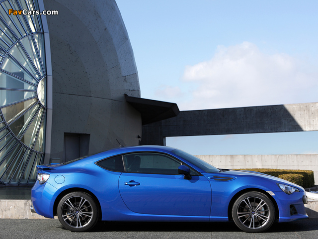 Images of Subaru BRZ Aero Package UK-spec (ZC6) 2012 (640 x 480)