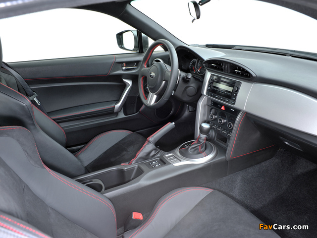 Photos of Subaru BRZ Aero Package EU-spec (ZC6) 2012 (640 x 480)