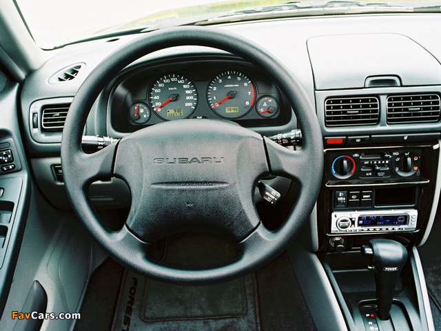 Images of Subaru Forester 2.0GX 2000–02 (640 x 480)