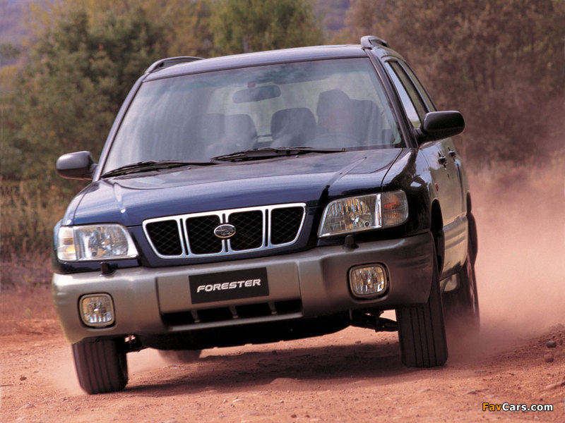 Subaru Forester 2.0GX 2000–02 images (800 x 600)