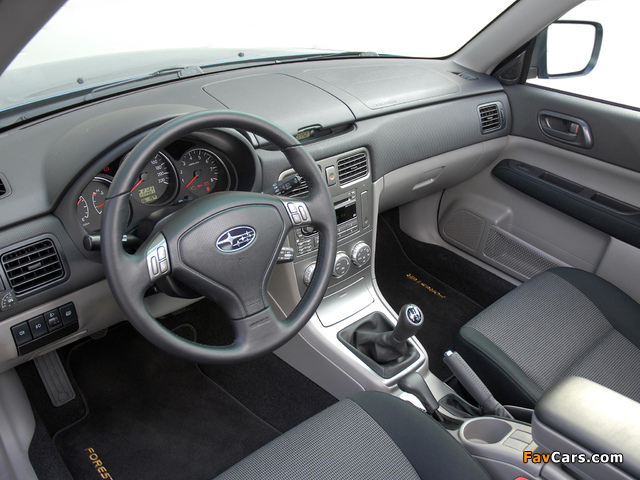 Subaru Forester 2.0X 2005–08 photos (640 x 480)