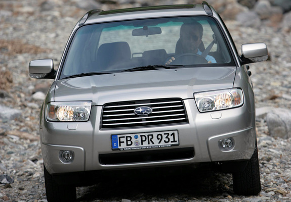 Subaru Forester 2.0X 2005–08 pictures