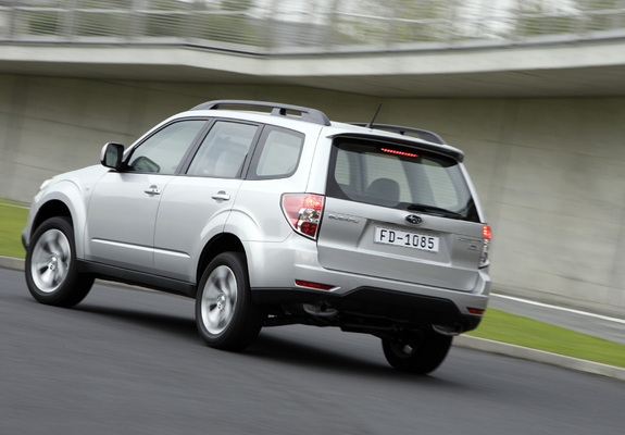 Subaru Forester 2.0D 2008–11 pictures