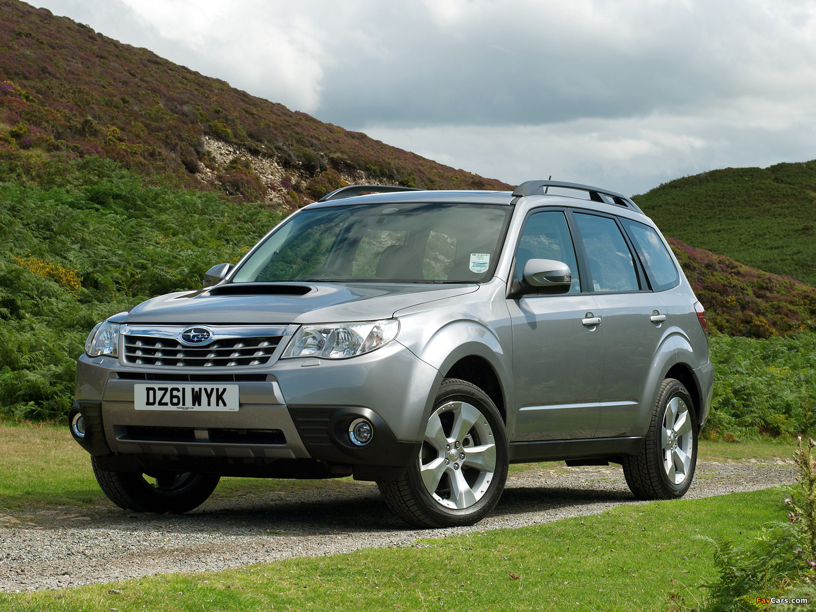 Subaru Forester 2.0D UK-spec (SH) 2011 wallpapers (1600 x 1200)