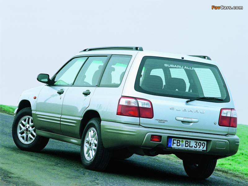 Subaru Forester 2.0GX 2000–02 wallpapers (800 x 600)