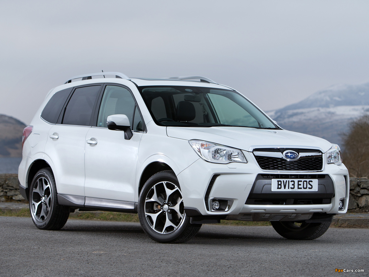 Subaru Forester 2.0XT UK-spec 2013 wallpapers (1280 x 960)