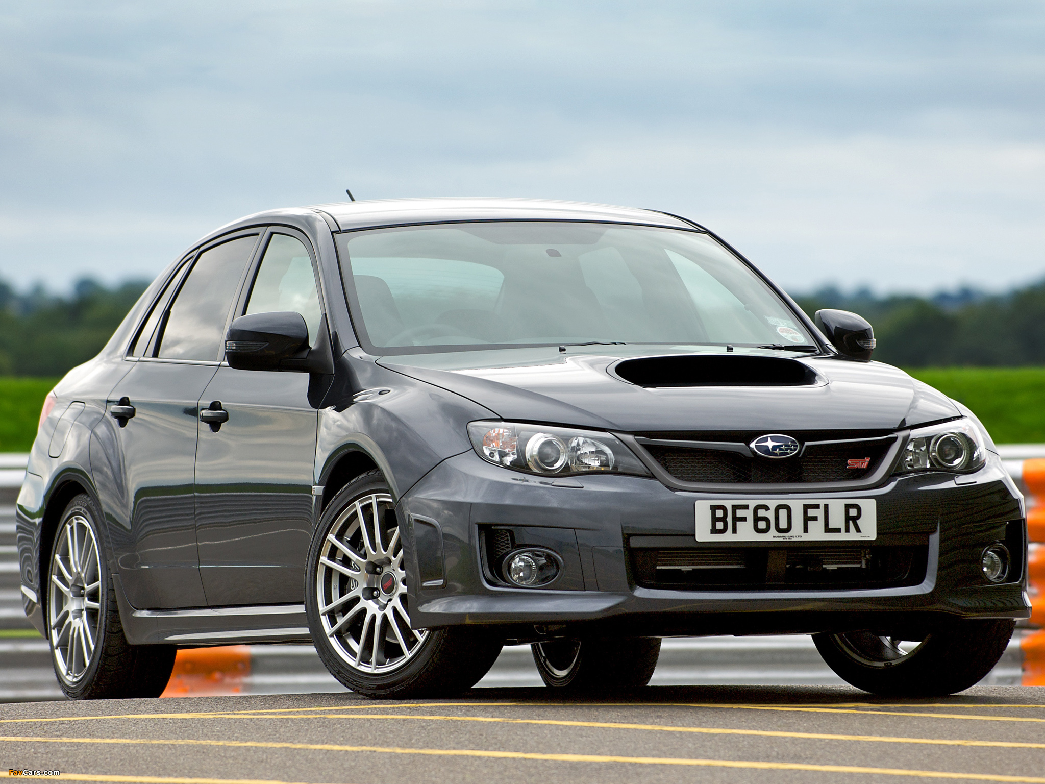 Subaru Impreza WRX STi Sedan UK-spec 2010 pictures (2048 x 1536)