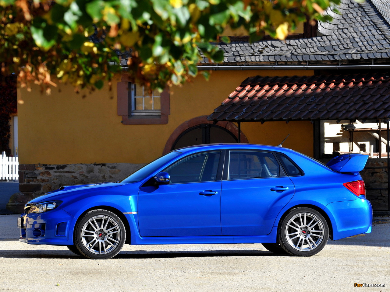 Subaru Impreza WRX STi Sedan 2010 wallpapers (1280 x 960)