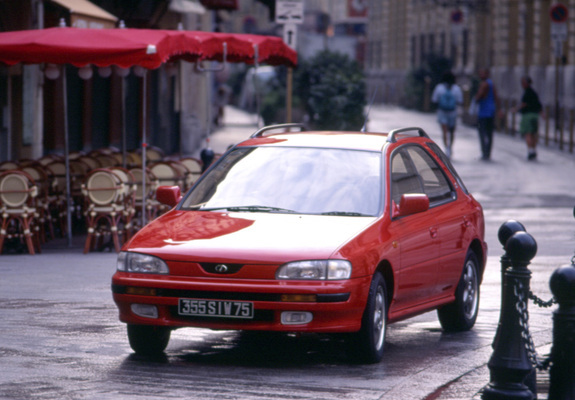 Subaru Impreza Wagon 1992–96 pictures