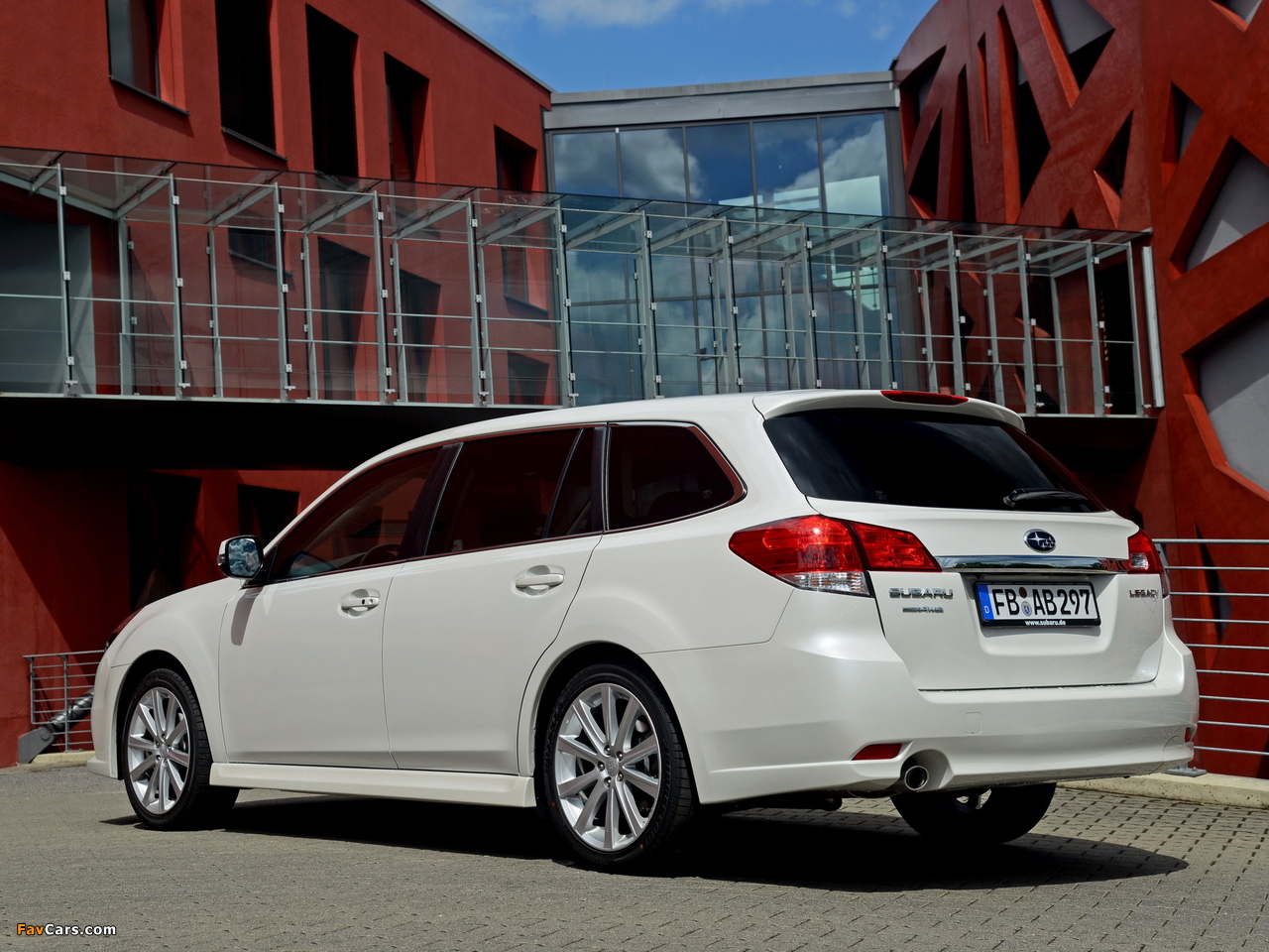 Images of Subaru Legacy Wagon 2.5i (BR) 2012 (1280 x 960)