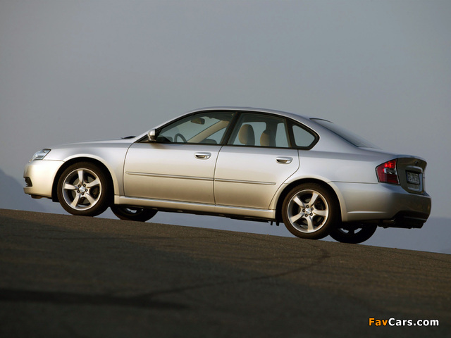 Subaru Legacy 3.0R 2003–06 photos (640 x 480)