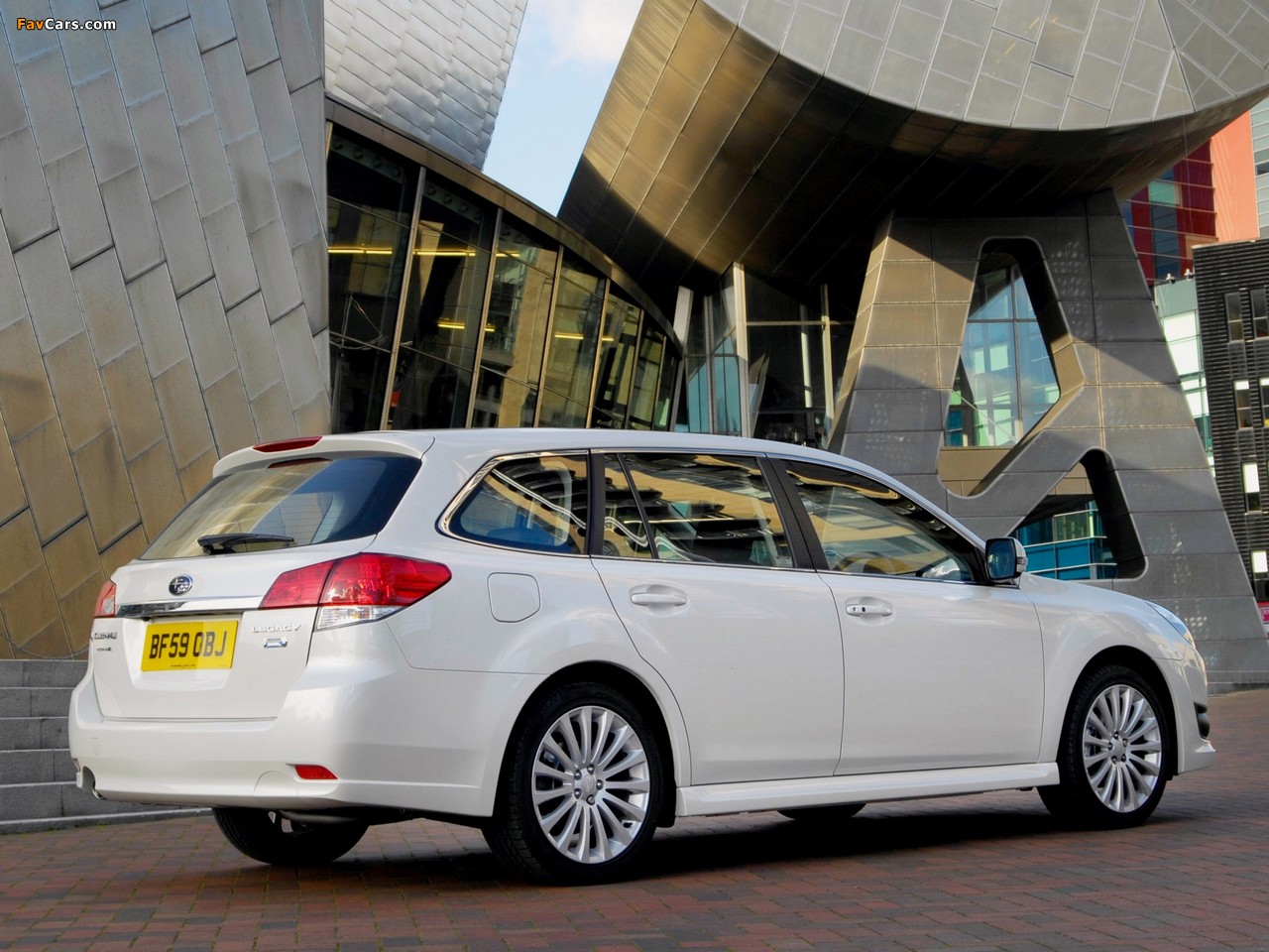 Subaru Legacy Wagon UK-spec (BR) 2009–12 photos (1280 x 960)