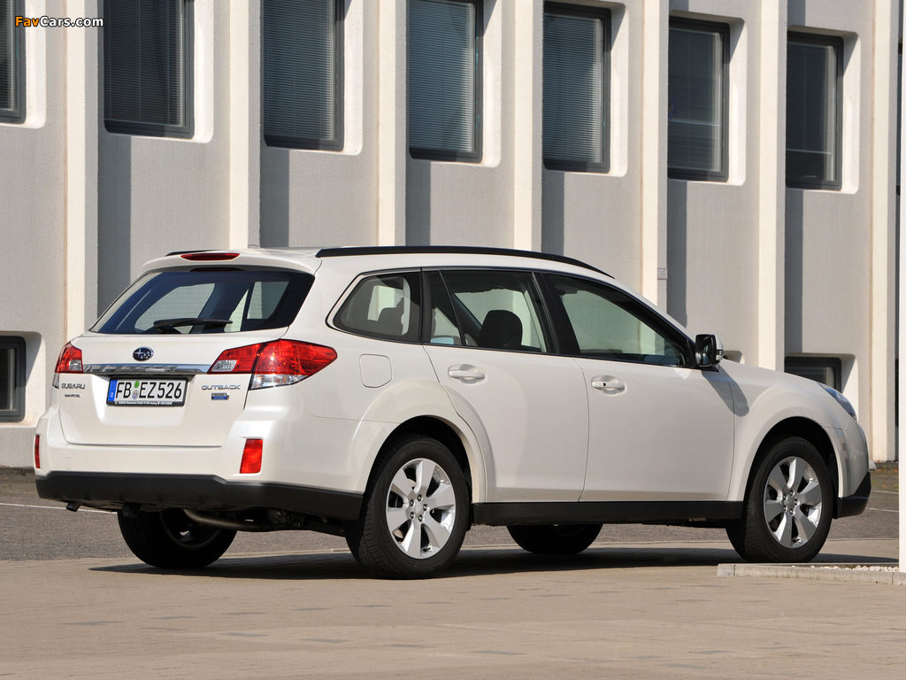 Pictures of Subaru Outback 2.0D (BR) 2009–12 (1024 x 768)