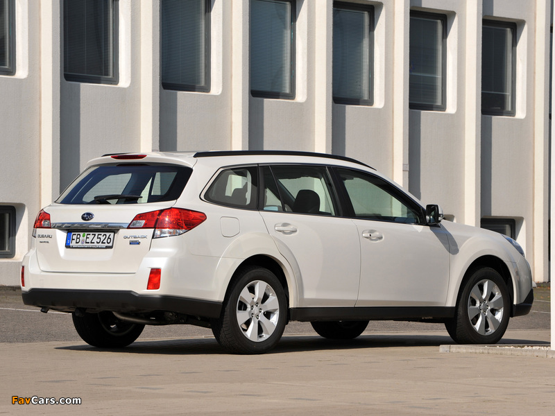 Pictures of Subaru Outback 2.0D (BR) 2009–12 (800 x 600)