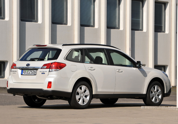 Pictures of Subaru Outback 2.0D (BR) 2009–12