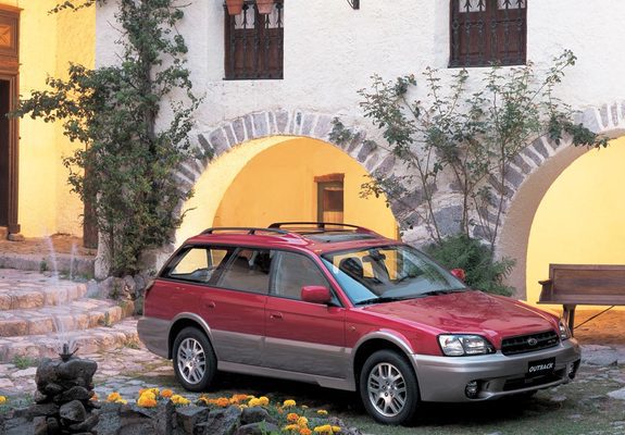 Subaru Outback H6-3.0 2000–03 photos