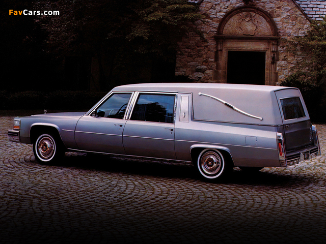 Cadillac Sovereign Landaulet by Superior 1980 pictures (640 x 480)