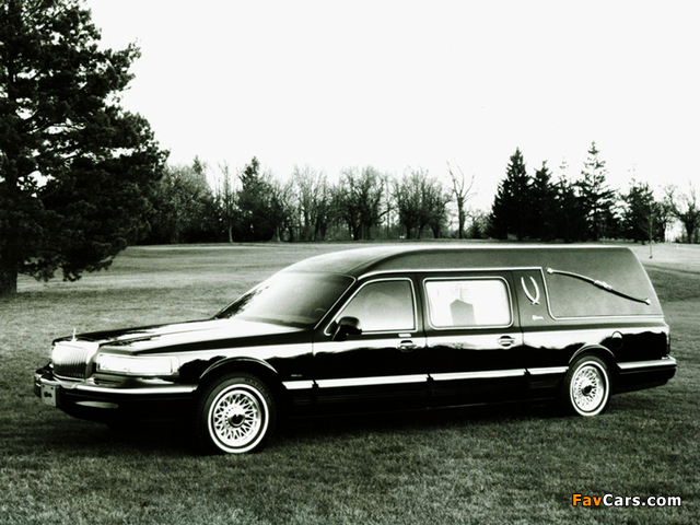Photos of Lincoln Diplomat Landaulet Funeral Car by Superior 1995–97 (640 x 480)