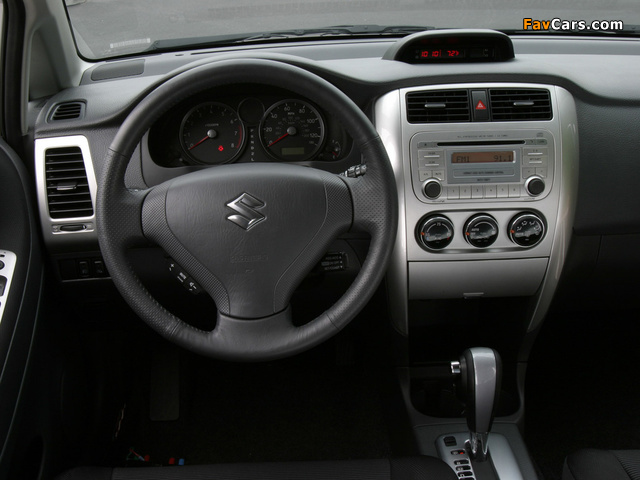 Pictures of Suzuki Aerio Sedan 2004–07 (640 x 480)