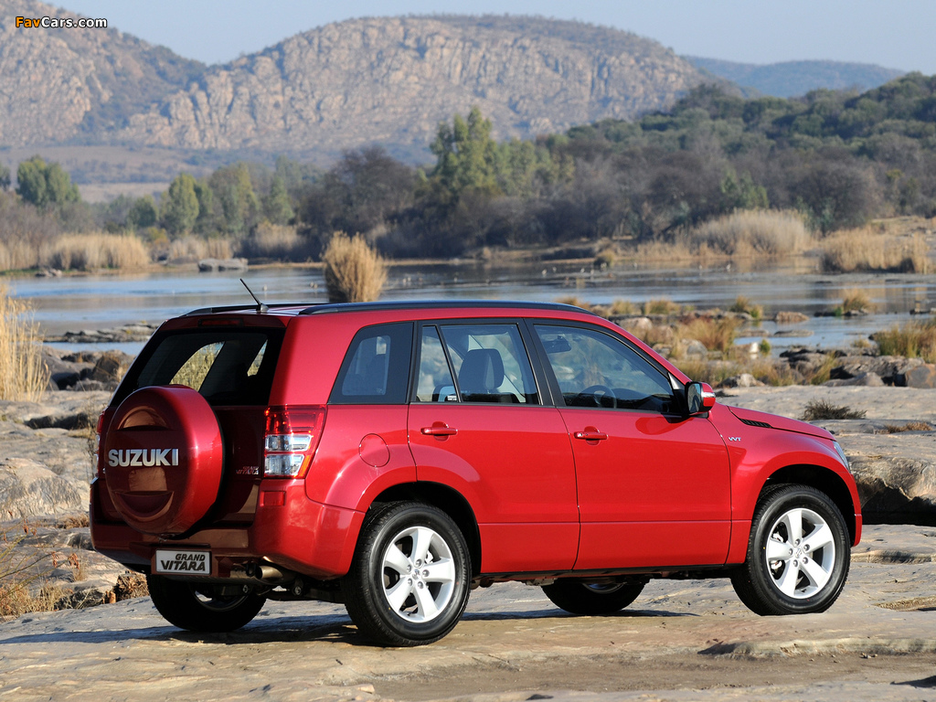 Images of Suzuki Grand Vitara 5-door ZA-spec 2008–12 (1024 x 768)