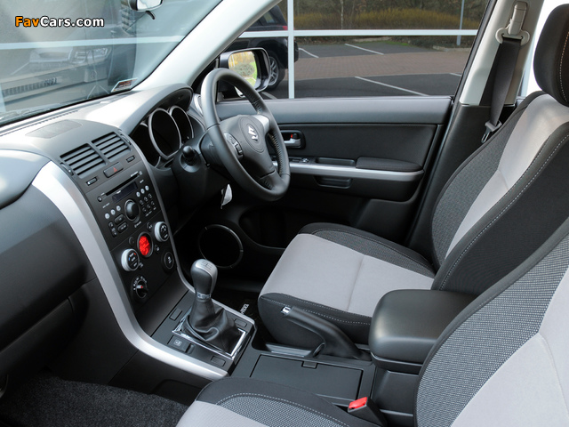 Photos of Suzuki Grand Vitara 5-door SZ-T Special Edition 2012 (640 x 480)