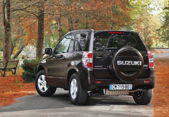 Pictures of Suzuki Grand Vitara 3-door 2012