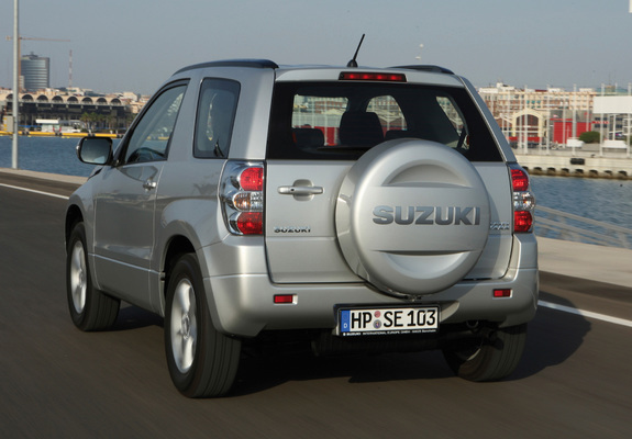 Suzuki Grand Vitara 3-door 2008–12 images