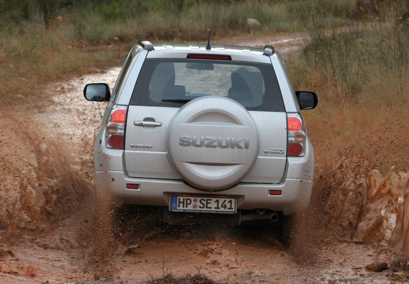 Suzuki Grand Vitara 3-door 2008–12 images