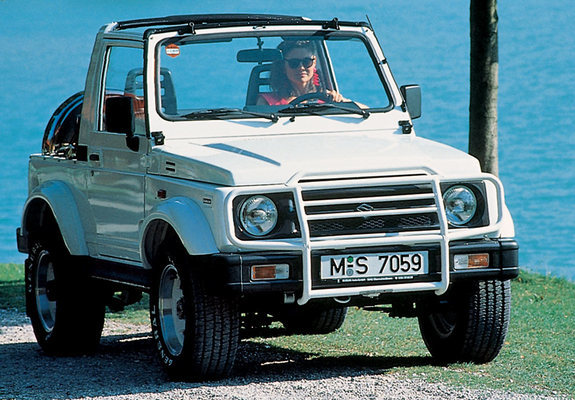 Suzuki Samurai SWB 1990–95 pictures