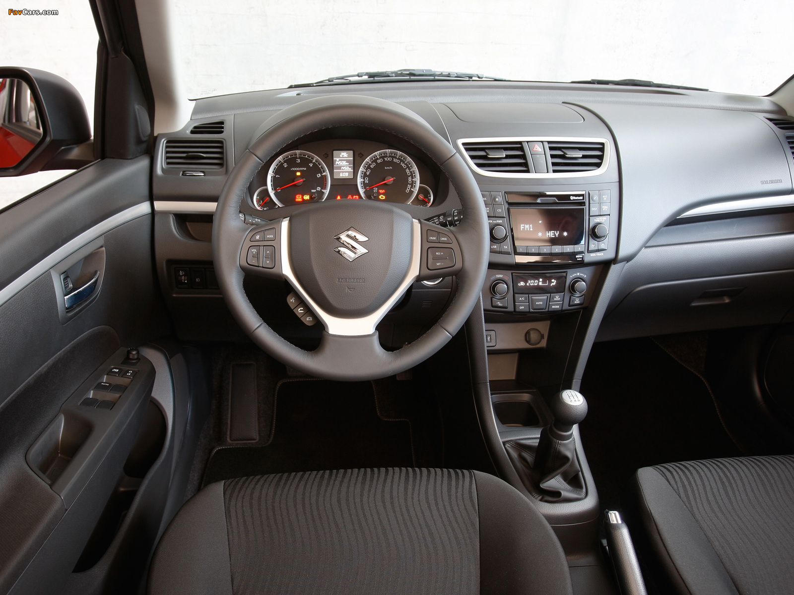 Photos of Suzuki Swift 5-door 2010–13 (1600 x 1200)