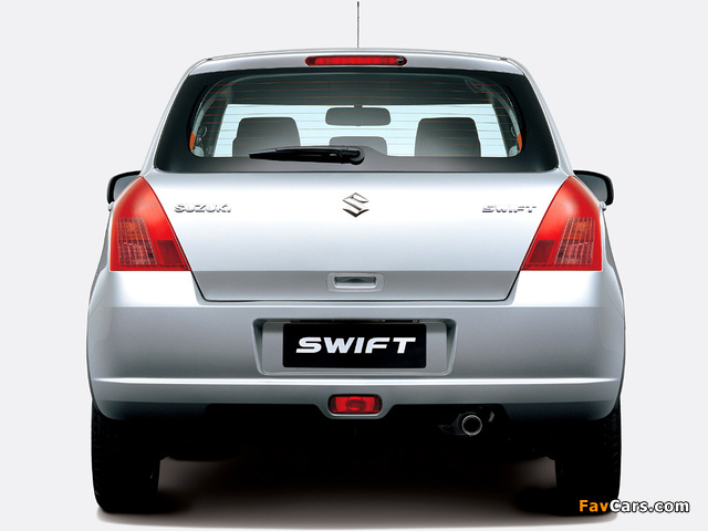 Pictures of Suzuki Swift 5-door 2004–10 (640 x 480)