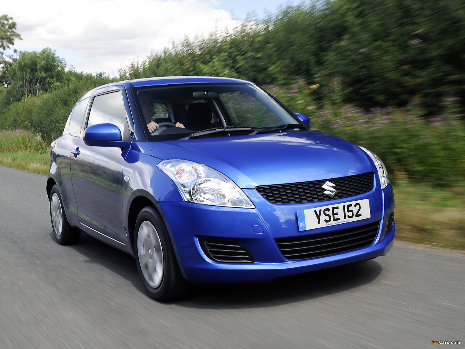 Pictures of Suzuki Swift 3-door UK-spec 2010 (1600 x 1200)