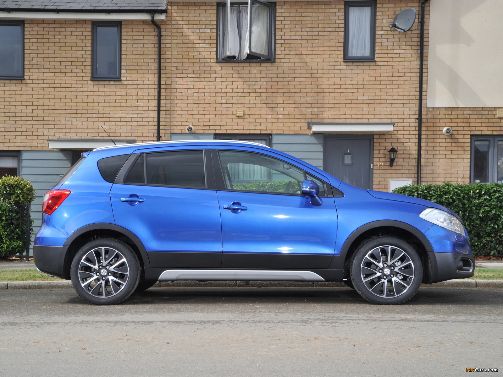 Suzuki SX4 S-Cross UK-spec 2013 wallpapers (1600 x 1200)