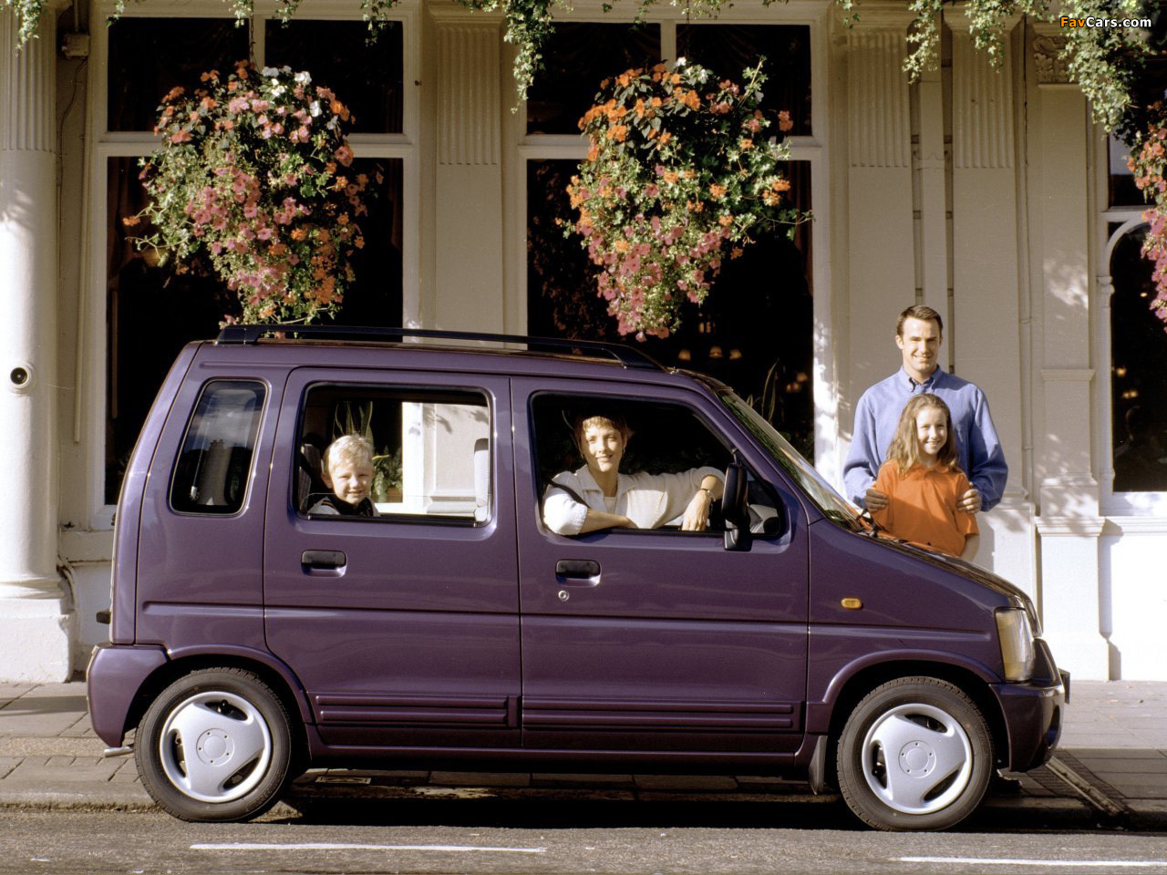 Suzuki Wagon R+ UK-spec (EM) 1997–2000 photos (1280 x 960)