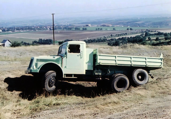 Tatra 111S2 1951–62 pictures