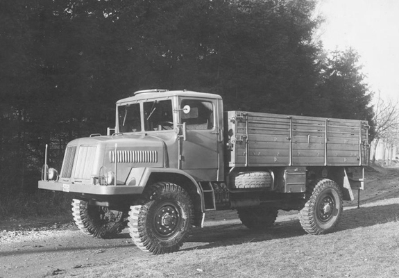 Photos of Tatra T128 1951–52
