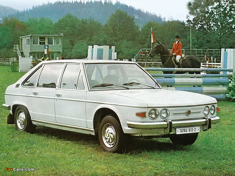 Tatra T613-2 1980–84 photos (800 x 600)