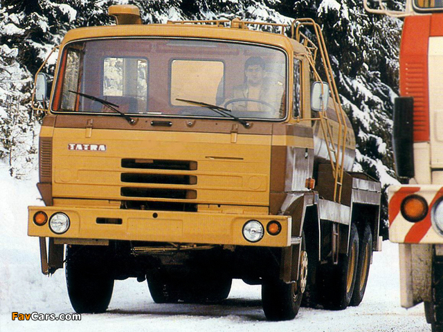 Images of Tatra T815 P13 CAV-11 6x6 1982–94 (640 x 480)