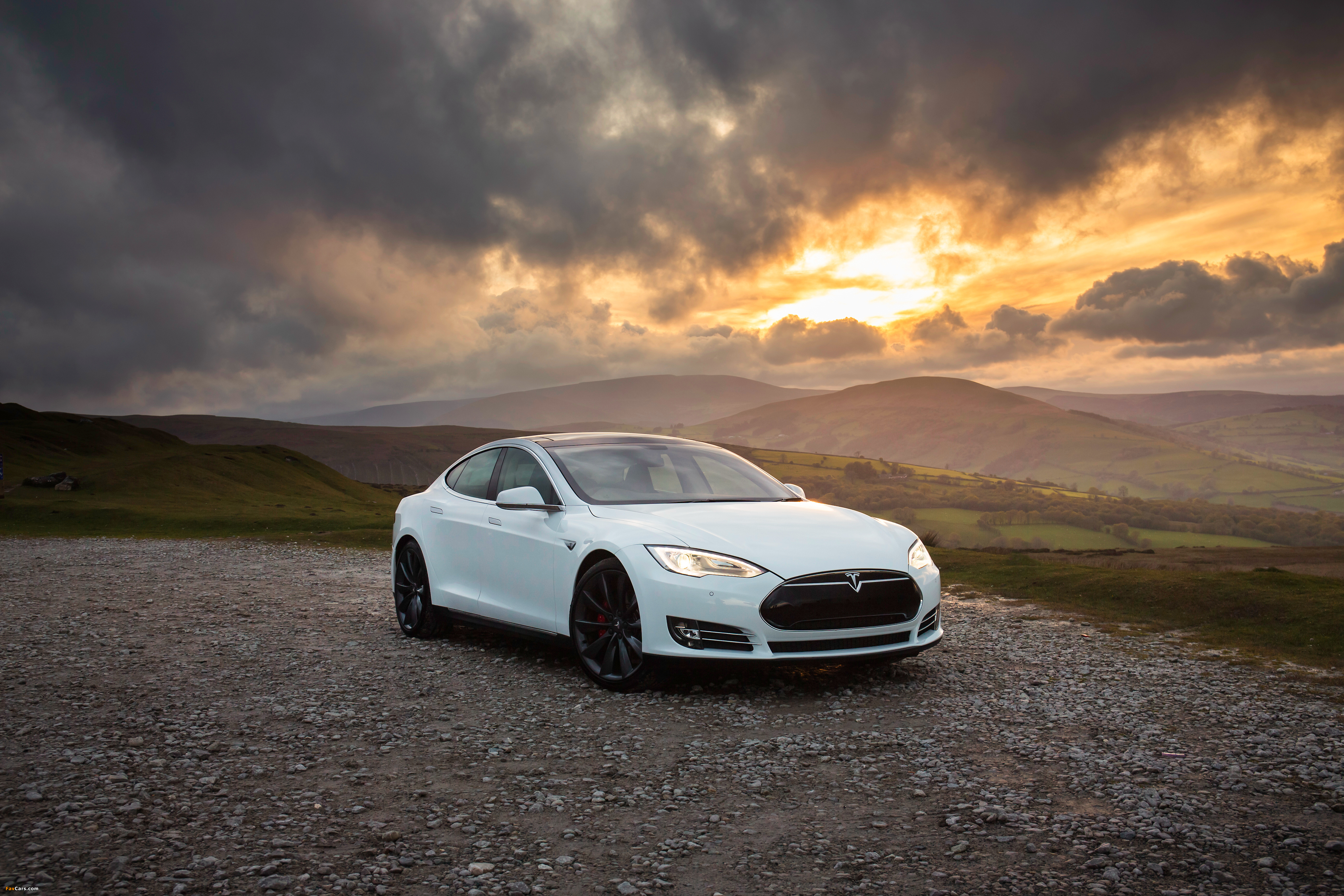 Images of Tesla Model S P85+ UK-spec 2014 (4096 x 2731)