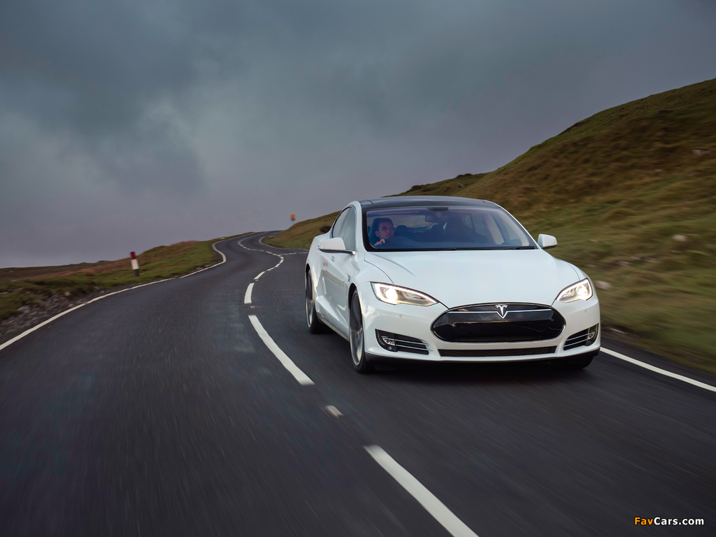 Tesla Model S P85+ UK-spec 2014 photos (1024 x 768)