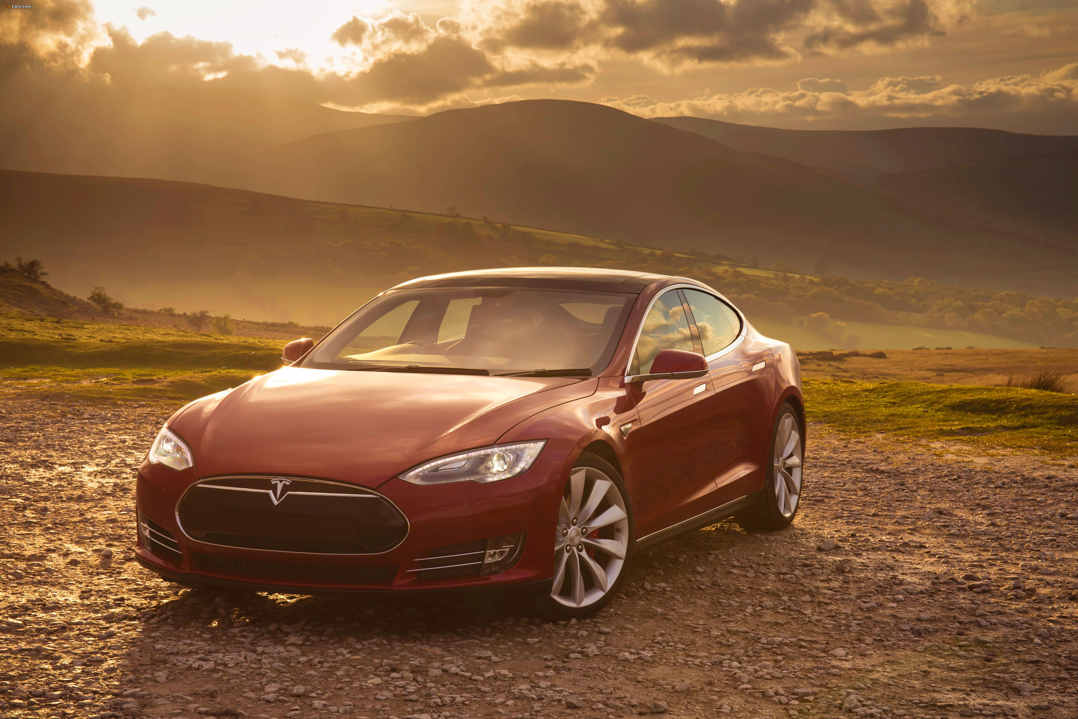Tesla Model S P85+ UK-spec 2014 photos (4096 x 2731)