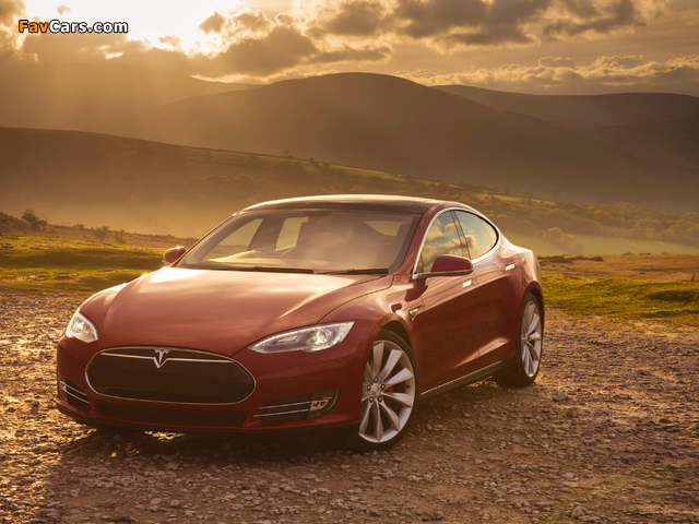 Tesla Model S P85+ UK-spec 2014 photos (640 x 480)